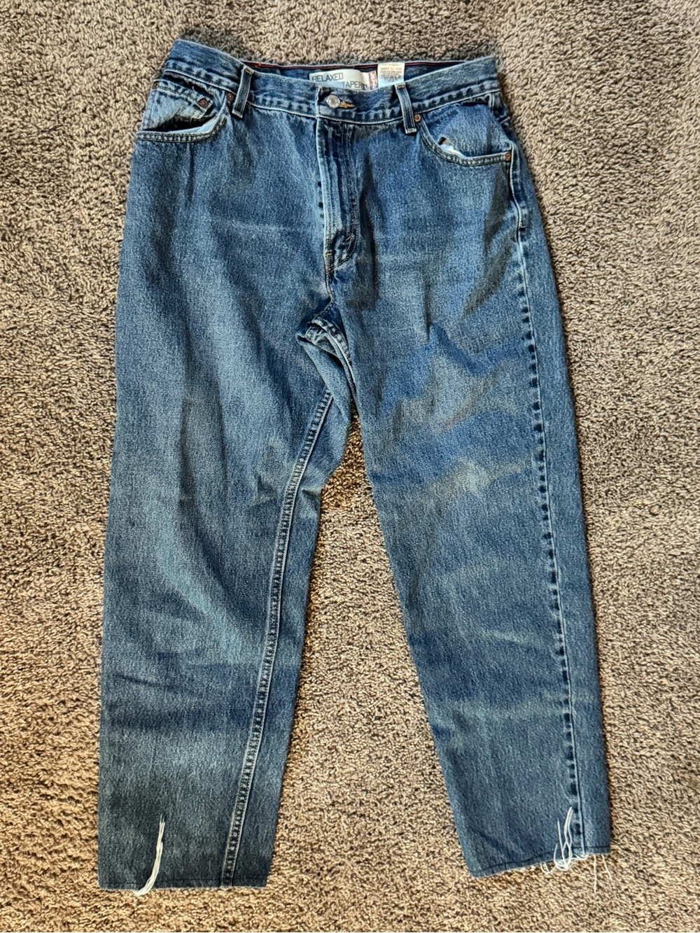 Classic Levi’s 550 “Relaxed Tapered” Blue Jeans – Size “14 M”